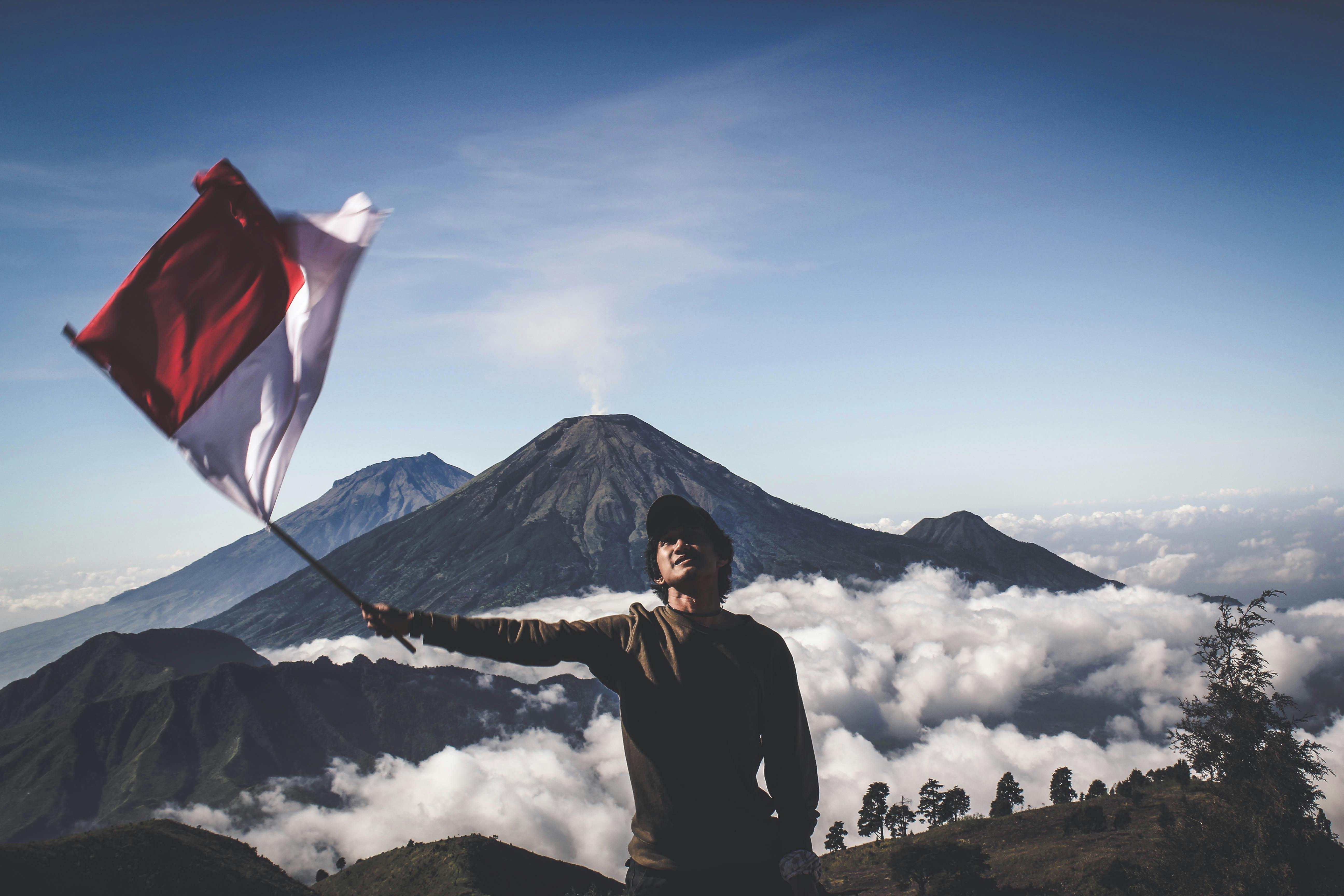 Over Rachman Javan Reizen